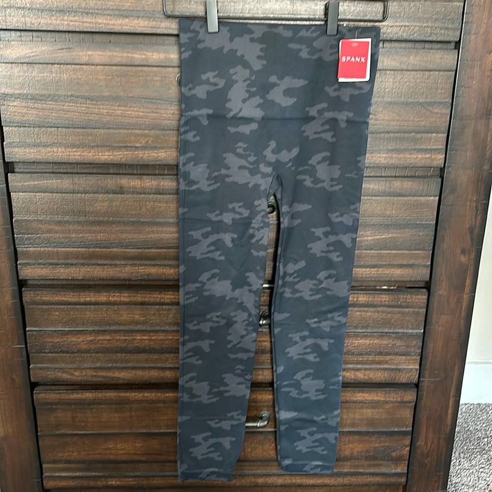 Spanx camo leggings size large